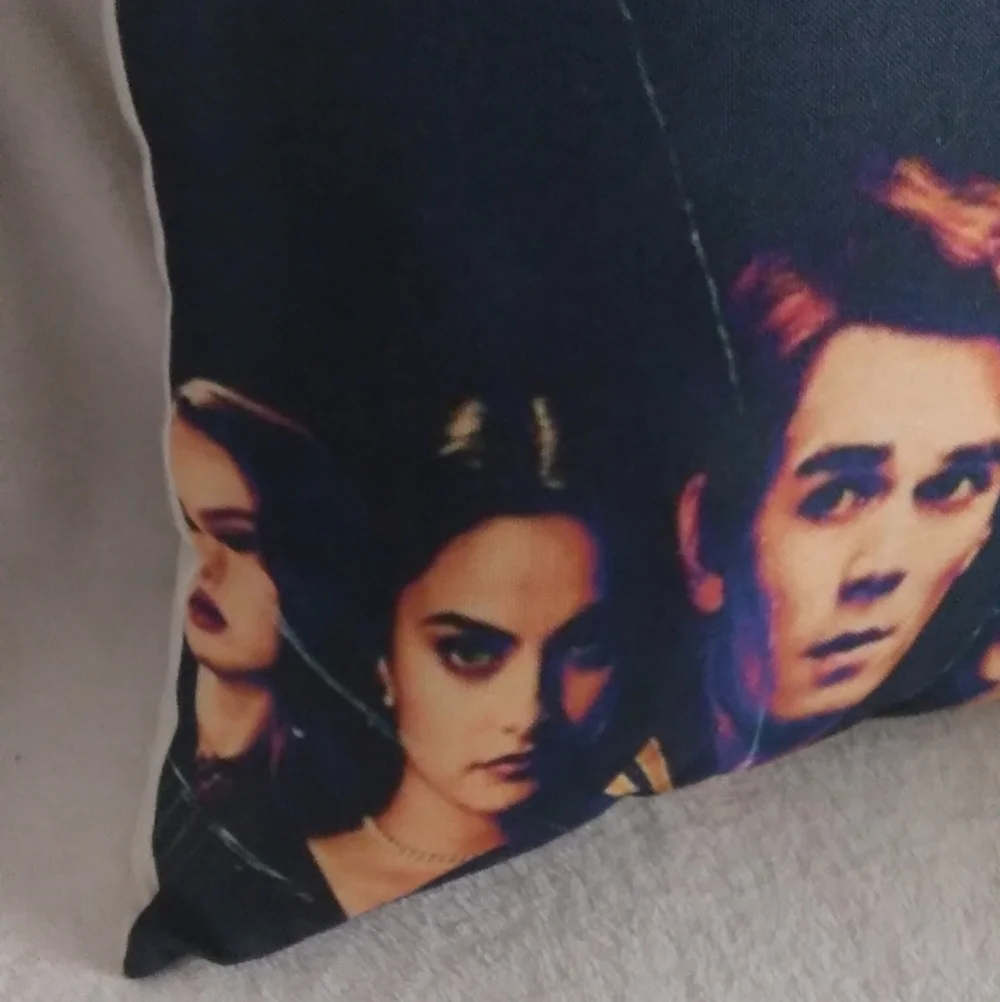 Riverdale pillow